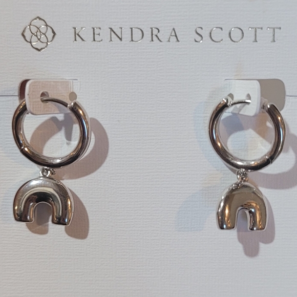NWT Kendra Scott Rainbow Kyocera Opal Huggie Earrings in Silver Pastel - Picture 8 of 10